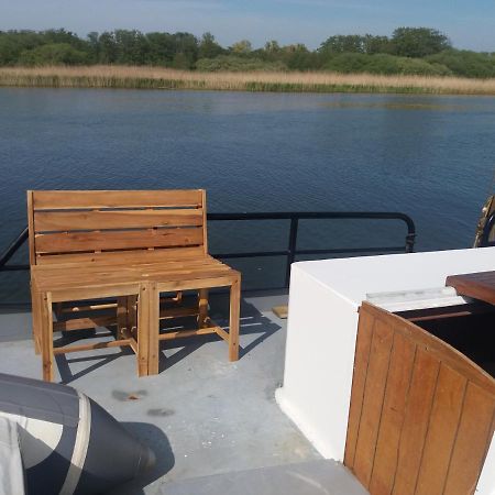 Woontjalk Bûten Ferwachting Makkum Exterior foto